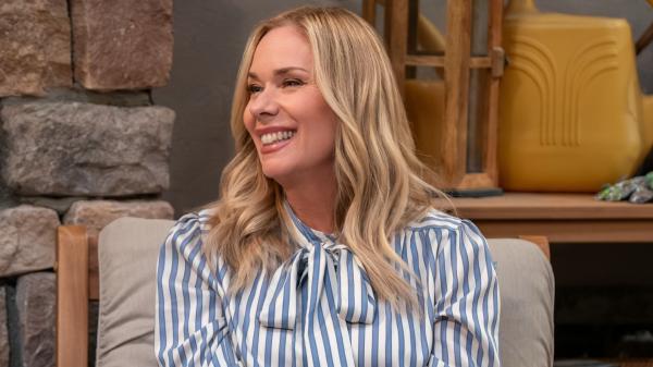 photo of Stuart Fails to Save the Universe haters need to stream 'heartfelt' Chuck Lorre sitcom Leanne season 2 instead — new&hellip; image