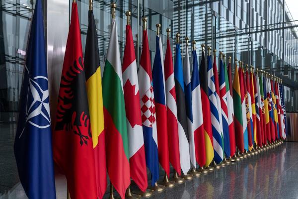 NATO approves the iPhone and iPad for&hellip;