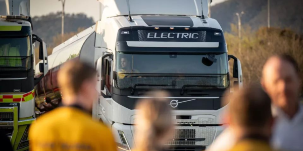 photo of Volvo FM Electric semi trucks helping to fight wildfires in NSW, Australia image