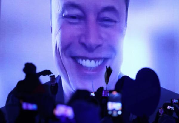 photo of Elon Musk repeatedly one-upped his execs on SpaceX’s first earnings call image