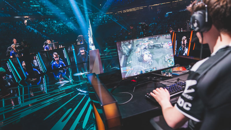 Advantages and Disadvantages of Live eSports Betting: Practical Tips