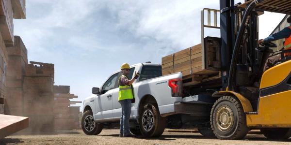 photo of Ford announces $7,500 Fleet Discount on F150 Lightning (but wait, there’s more) image