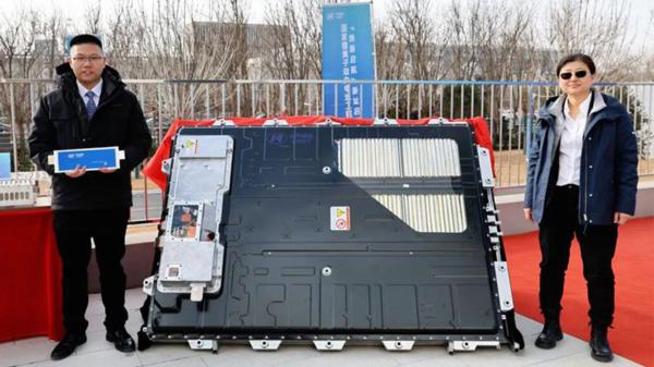 photo of Chinese researchers develop the first semi-solid-state EV battery with a massive 620-mile range — but questions remain image