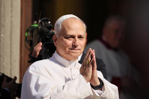 photo of Pope Leo calls for the disarmament of AI: ‘Machines are tools, not persons’ image