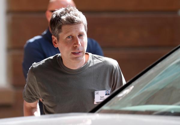 Sam Altman apologizes for ‘messy’…