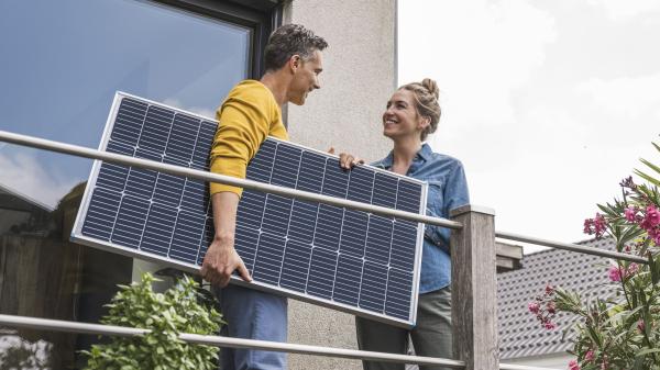New solar panel tech could trap heat for…