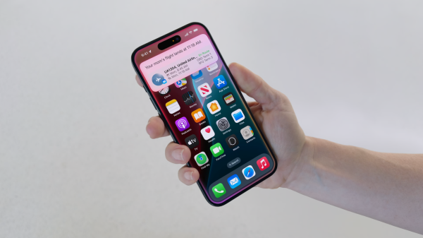 photo of iOS 18.5 Already in Testing as Apple Intelligence Features for Siri Potentially Delayed image