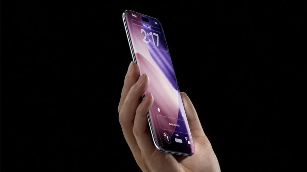 Apple Still Planning 'Glass-Centric'…