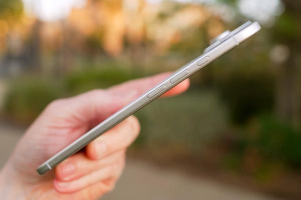 photo of Apple’s Super-Skinny iPhone 17 Air Might Have a Huge Downside image