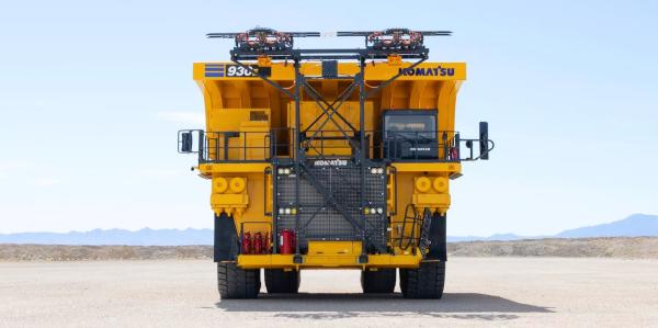 Industry first: Komatsu reveals power…