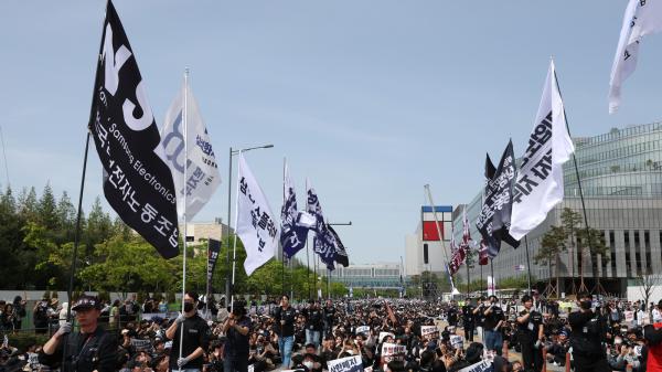 Samsung union suspends strike after…