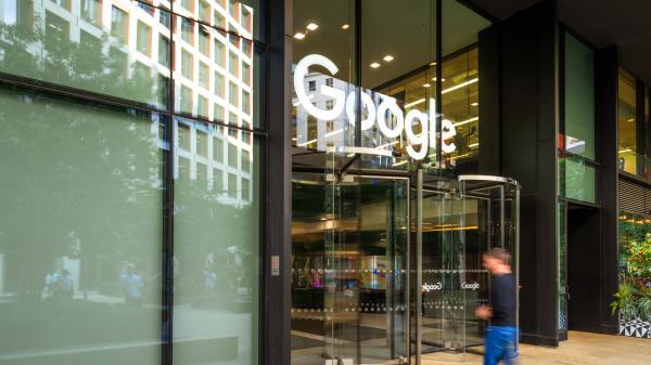Google will pay SpaceX $920 million a…