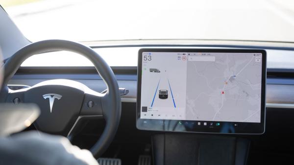 Tesla in autopilot crashed into Texas…