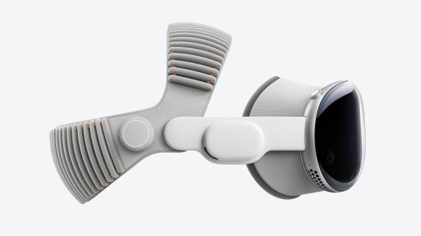 Apple executive in charge of Vision Pro&hellip;