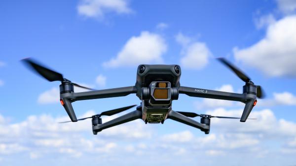 FCC plans to ban companies selling DJI…