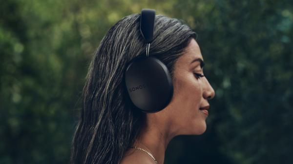 photo of Sonos Ace Ultra over-ear headphones show up in FCC filing image