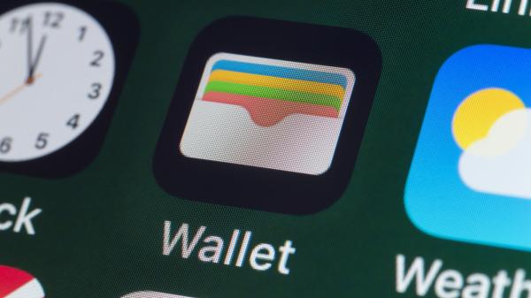 How to add and remove cards from Apple…