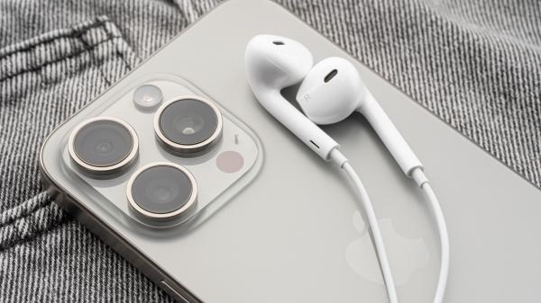 Are Apple's wired EarPods still worth…