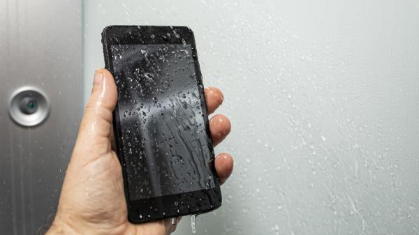 Stop bringing your phone in the shower:&hellip;