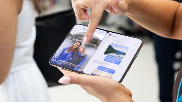 iPhone Duo vs. iPad Mini: Which Apple…