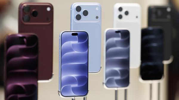 photo of Apple acknowledges AT&T network bug on iPhone 18 Pro Max image