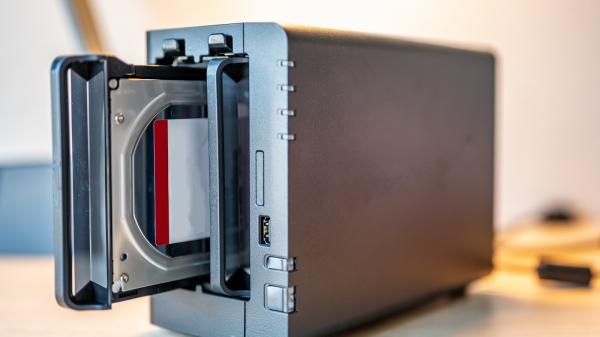 photo of How to turn your old hard drives into a RAID array image