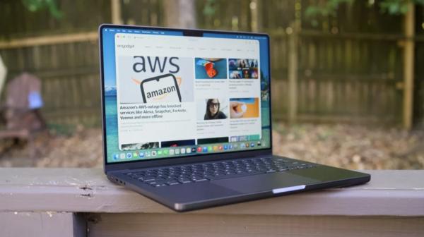 Apple reportedly plans touchscreen…