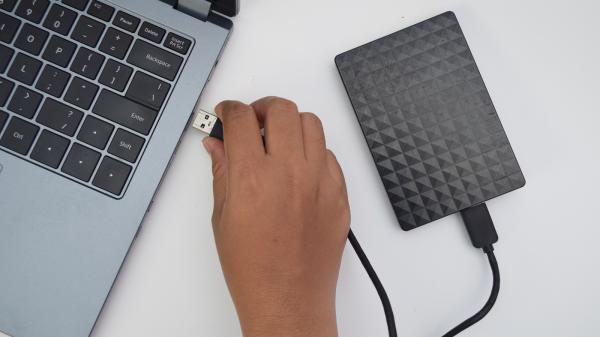photo of Why it's important to avoid plugging in a damaged external hard drive image