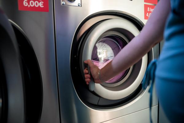 Two students uncover security bug that could let millions do their laundry for free