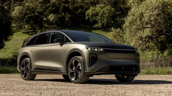 Top Lucid Motors executive departs amid…