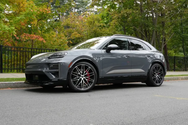 Porsche’s electric Macan Turbo is an…