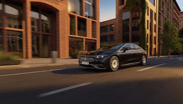 The Mercedes EQS returns with massive&hellip;