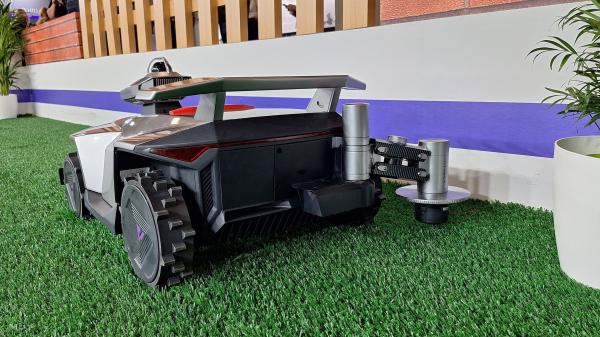 This new robot lawn mower comes with its…
