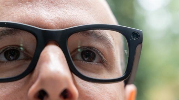 photo of Smart Glasses Would Legally Require a Recording Light Under Proposed Law image