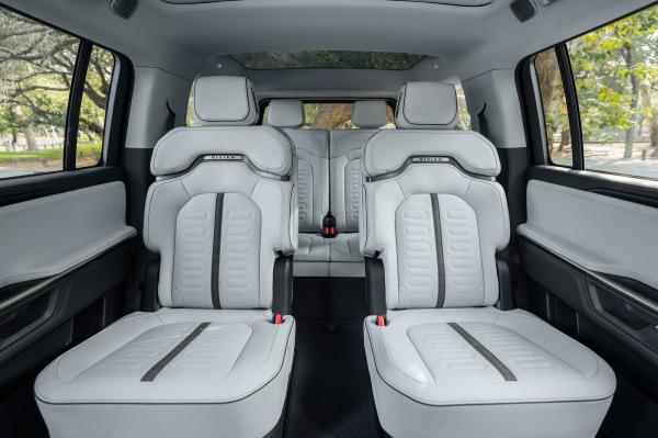 photo of Rivian’s 2027 R1S adds captain’s chairs, its most-requested feature image