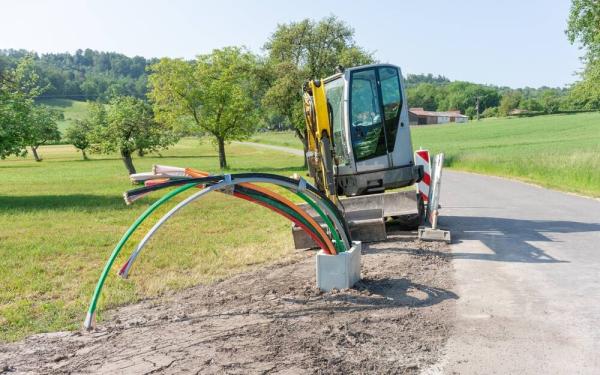 photo of UK gives Openreach £289M for 4 rural broadband contracts in 'gigabit by 2030' push image