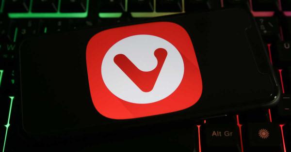 Oh my God, it's full of tabs: Vivaldi's coolest new features shine on phones and cars