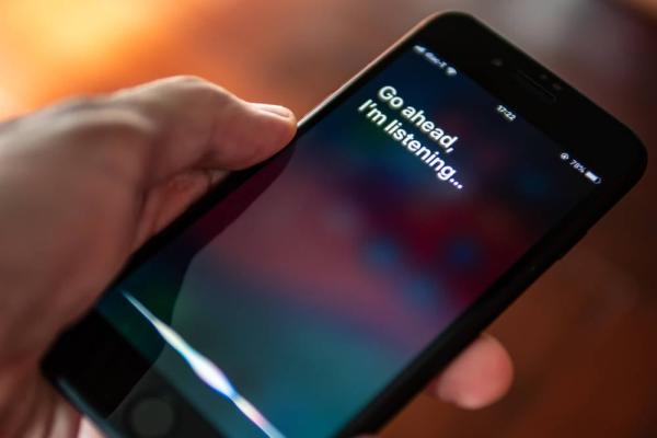 Apple agrees to settle Siri-snooping…