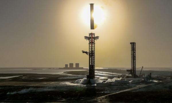 photo of Starship Flight 8: SpaceX nails Super Heavy booster catch but loses upper stage image