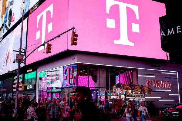 photo of T-Mobile ‘chopped a cable’ to expel Chinese hackers from its network image