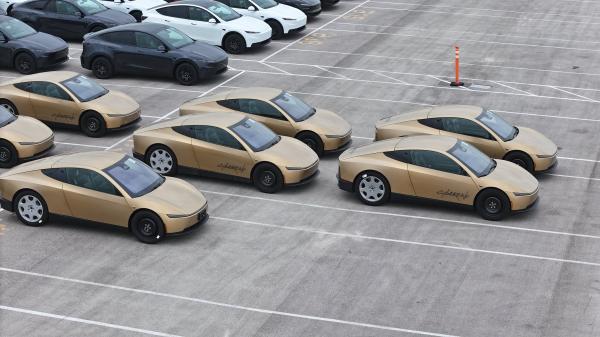 Tesla gives its biggest signal yet that…