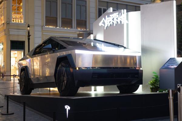 Tesla Cybertruck windshield protection…