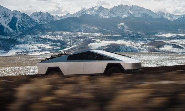 photo of Tesla revises FSD transfer policy on new Cybertruck trim, causing cancellations image