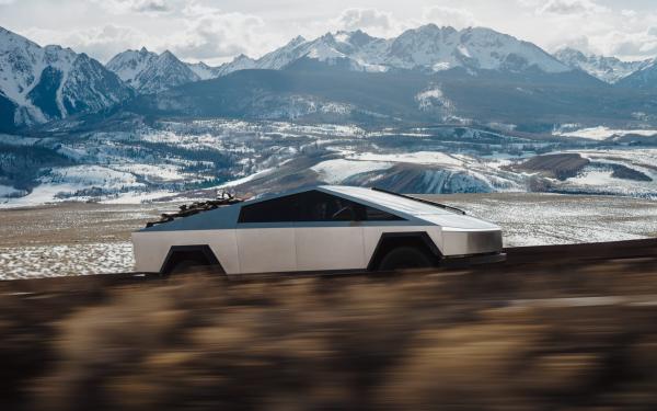 photo of Tesla analyst claims another vehicle, not Model S and X, should be discontinued image