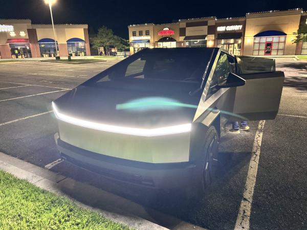 Tesla Cybertruck driver gets pickup…
