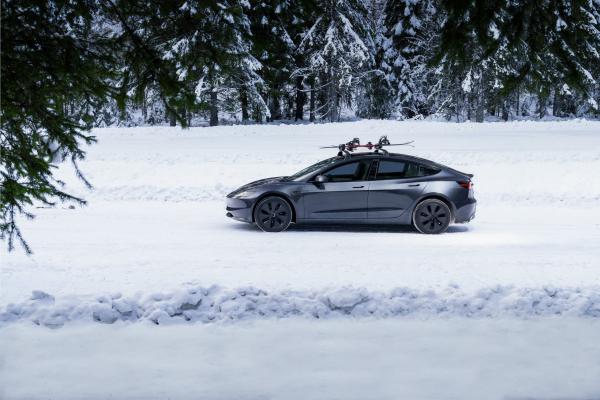 Tesla adds new ‘Traction Control…