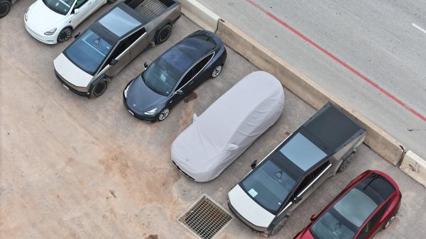 Tesla unveils mysterious prototype at&hellip;