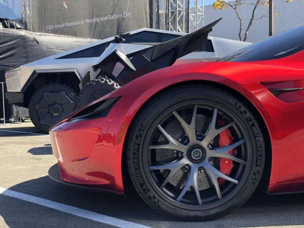Tesla’s surprise Roadster video hints&hellip;
