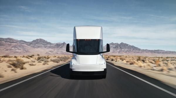Tesla Semi spotted with ground truth…