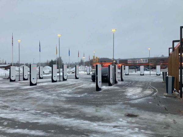 Tesla Sweden appeals after grid company…